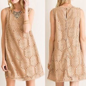 Floral Daisy Lace Overlay Sleeveless Shift Dress